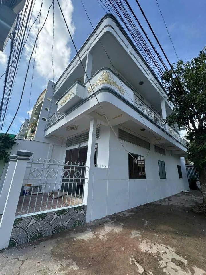 Nhà góc 3 mặt thoáng tại Khu Hưng Thịnh Đức, Vĩnh Long 87.5m² giá 1.95 tỷ - Cơ hội đầu tư tuyệt vời!