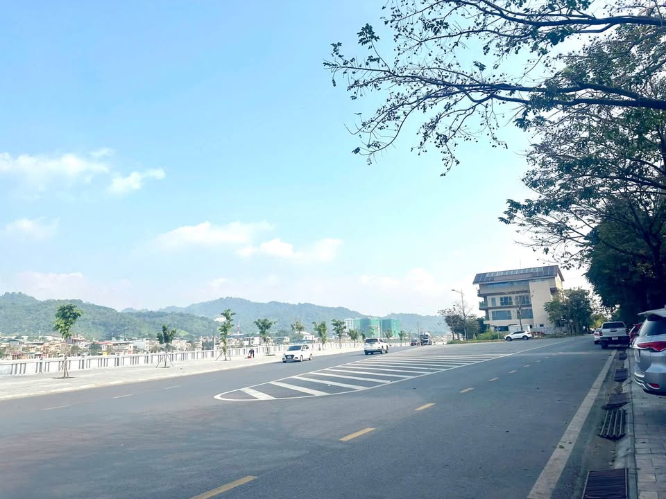 Nhà hàng FrontHouse đường An Dương Vương, Kim Tân, Lào Cai 192m² - Kinh doanh cực đông khách!