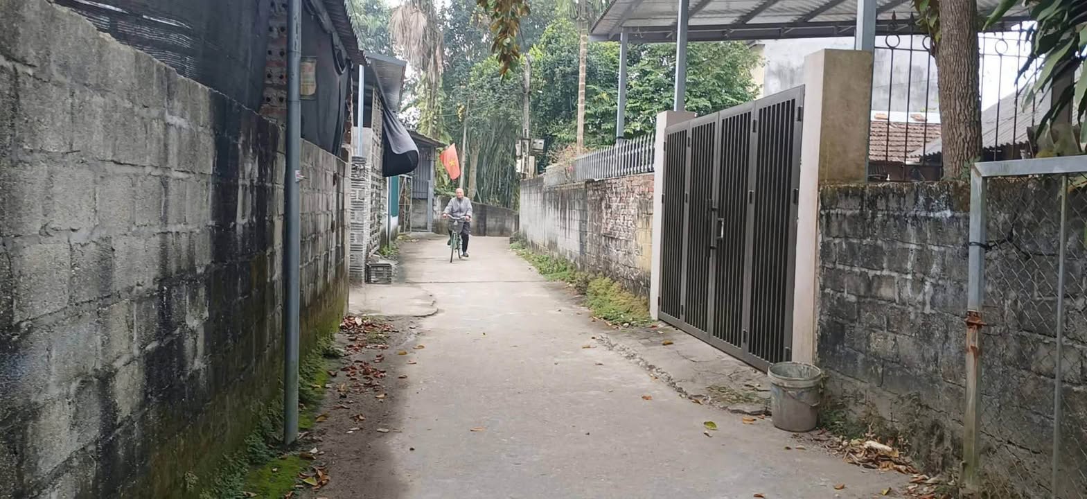 Đất thổ cư Kim Phú 220m² giá 200 triệu - Đường thông ô tô vào tận nơi!