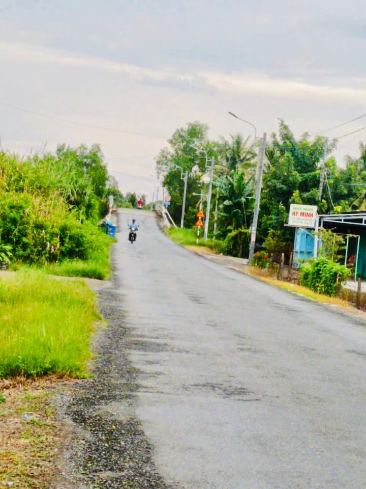 Bán đất mặt tiền kinh doanh Tỉnh lộ 909, TT. Long Hồ, 185m² - Vị trí vàng, giá tốt!