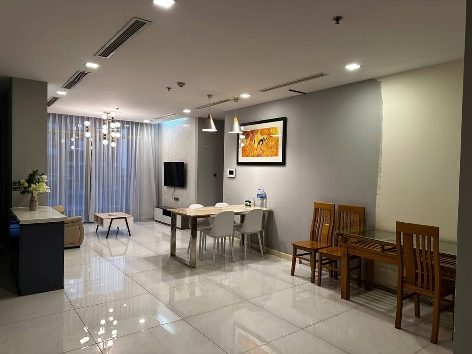 Căn hộ Vinhomes Central Park Bình Thạnh 118m² giá 15.22 tỷ - View thoáng, đầy đủ nội thất!