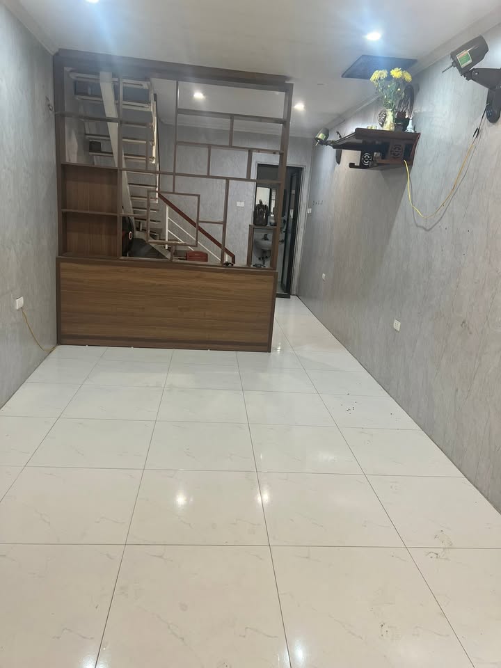 Nhà cho thuê 2 tầng tại Đỗ Đức Dục, Mễ Trì 80m² - Đầy đủ nội thất, ưu tiên thuê lâu dài!