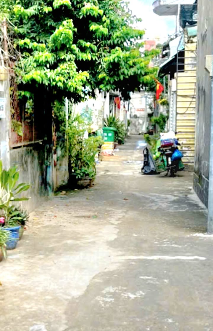 Nhà riêng Thủ Đức 46m² giá 2.8 tỷ - Sổ hồng chính chủ, thuận tiện vị trí!