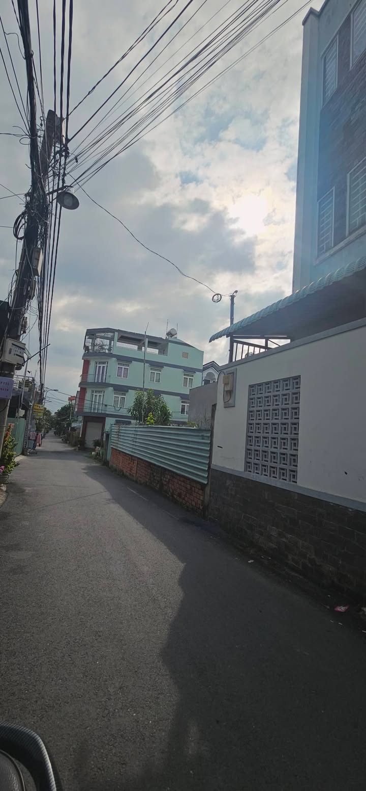 Căn hộ dịch vụ 3 tầng tại Tăng Nhơn Phú A 105m² giá 7 tỷ - Dòng tiền 22 triệu/tháng!