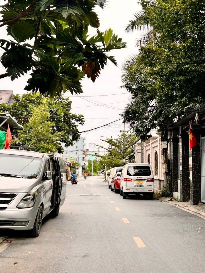 Nhà phố 160 Lã Xuân Oai, Thủ Đức 150m² giá 10,2 tỷ - Dòng tiền ổn định thu nhập 19 triệu/tháng!