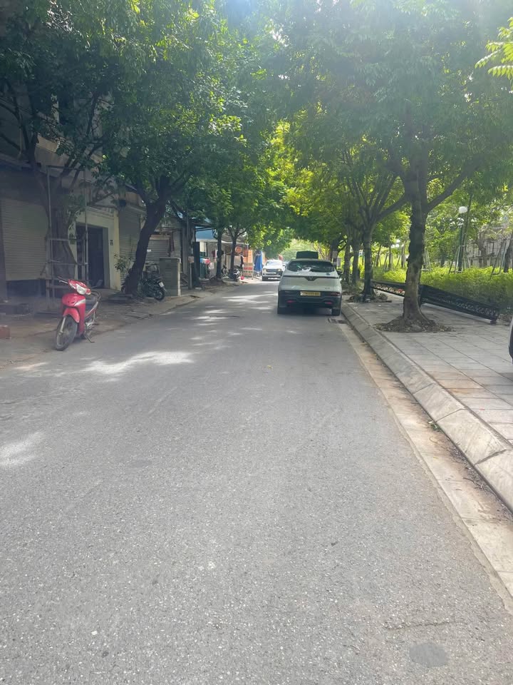 Đất dịch vụ Cổng Đồng La Khê 50m² giá 14 tỷ - Vị trí kinh doanh đắc địa!