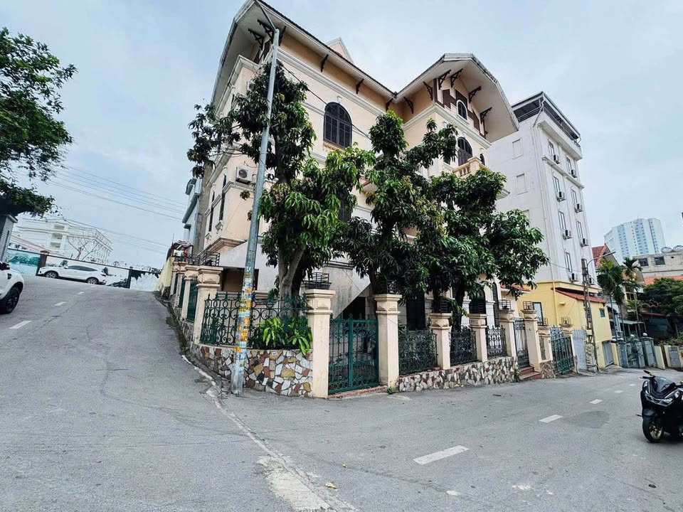 Nhà chính chủ Bãi Cháy, Hạ Long 230m² giá 12 tỷ - Cơ hội đầu tư hấp dẫn!