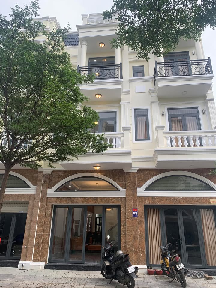 Nhà nguyên căn cho thuê KDC Icon Central Dĩ An 3PN giá 12 triệu - Tiện nghi đầy đủ, thuận tiện giao thông!