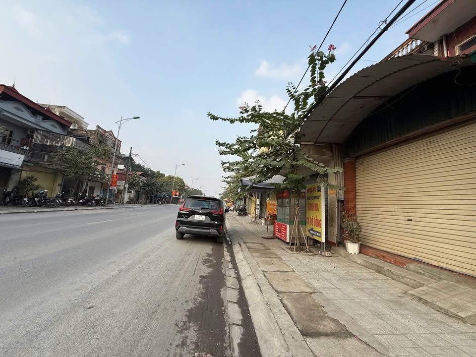 Nhà 2 tầng mặt đường Quốc lộ 21, Thị Trấn Ba Sao, 182m² - Cơ hội đầu tư tuyệt vời!