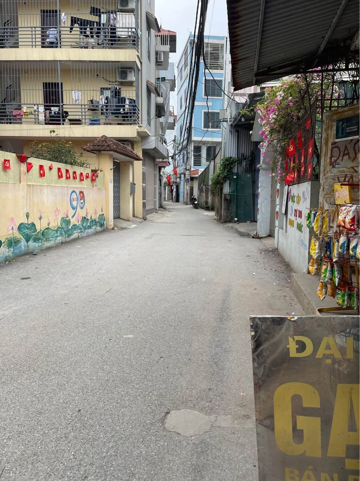 Nhà 5 tầng Mễ Trì 33m² giá 6 tỷ - Sổ đỏ nở hậu, ô tô cách 5m!