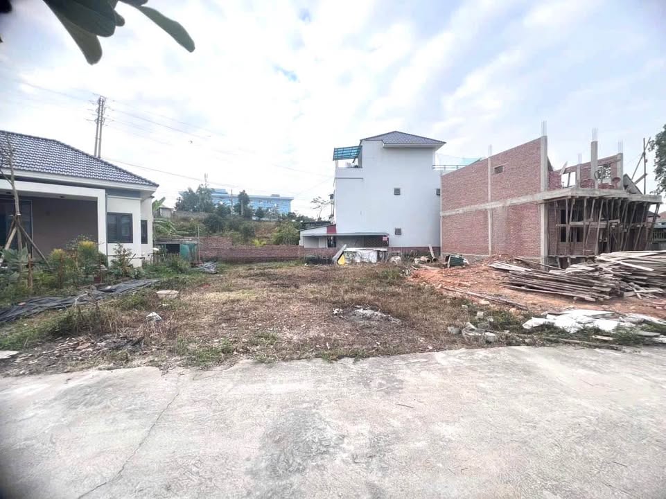 Đất nền đẹp tại khu 7, Thanh Sơn, Uông Bí 97m² chỉ 8xx triệu - Cơ hội đầu tư hấp dẫn!