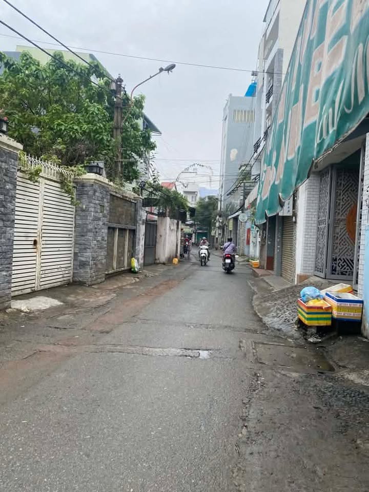 Nhà riêng Bình Thạnh 143m² giá 11 tỷ - Sân đậu 4 ô tô thoải mái!