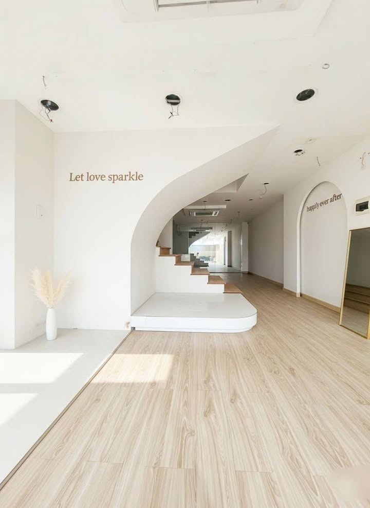 Cho thuê nhà mặt tiền 3 Tháng 2, Quận 10, 50m² - Vị trí kinh doanh đắc địa!