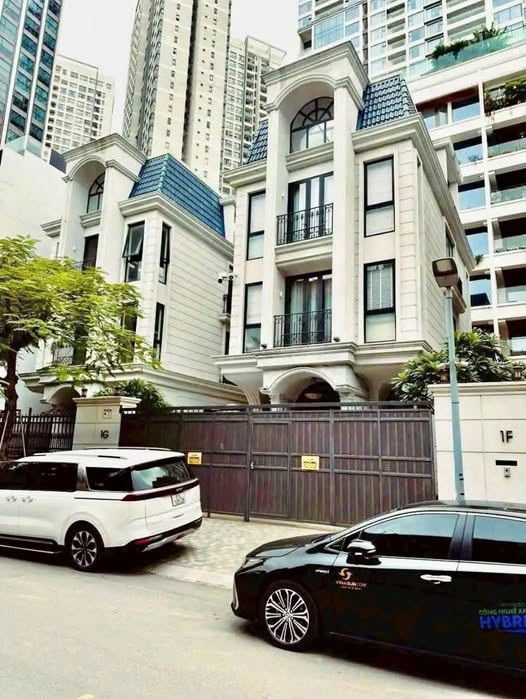 Cho thuê Biệt Thự đường Số 10, Thảo Điền, Quận 2 - Nhà mới, An ninh 24/24!