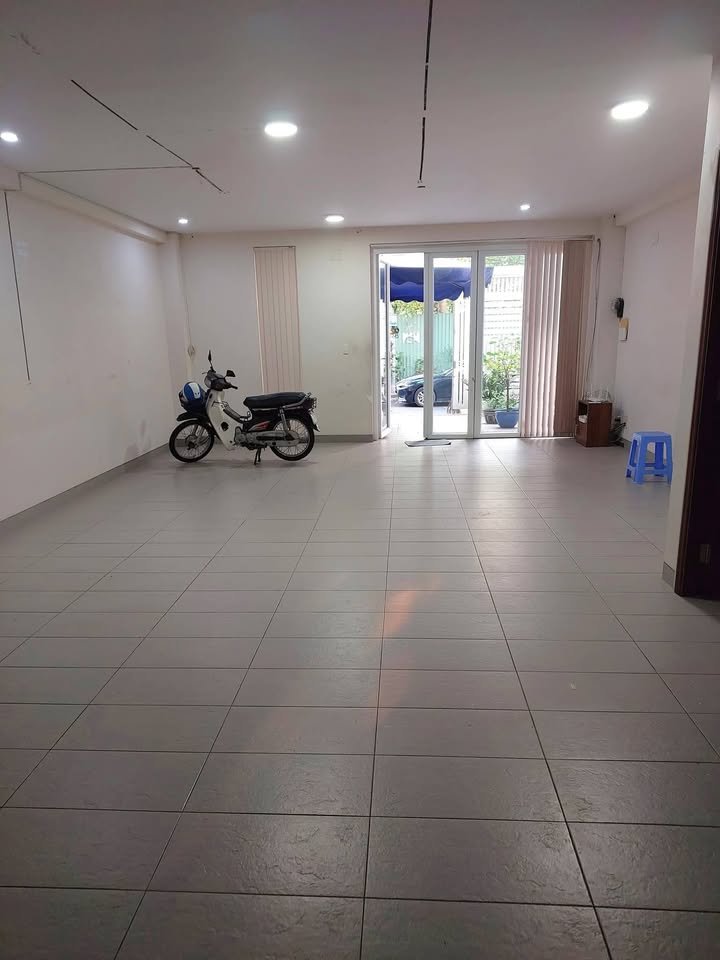Cho thuê mặt bằng tầng trệt đường Trần Não quận 2, 120m² giá 15 triệu - Không gian làm việc lý tưởng!