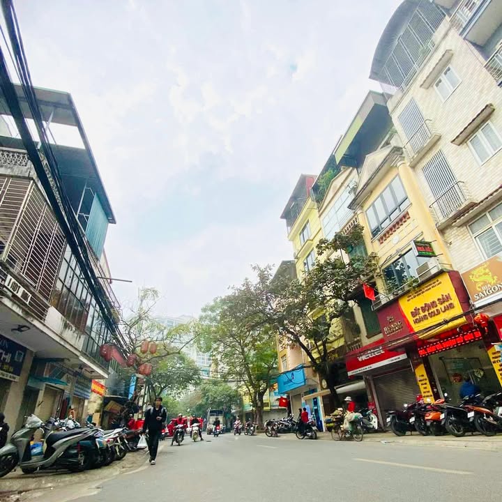 Nhà riêng Ba Đình 73m² giá 11.01 tỷ - Sổ đỏ chính chủ, ngõ nông thoáng!