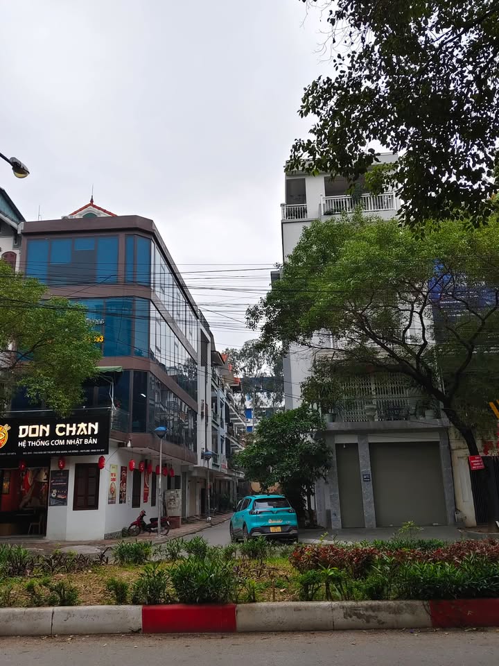 Nhà mặt phố Văn Quán 143m² giá 30 tỷ - Đầu tư sinh lời ngay!