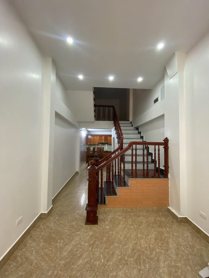 Nhà riêng Thụy Phương 37m² giá 8 tỷ - Lô góc thoáng mát, ô tô tránh!