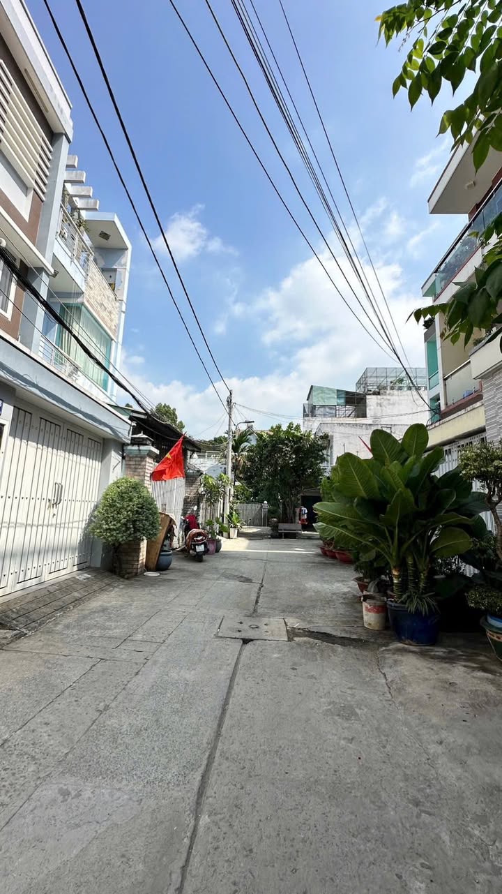 Nhà cấp 4 hẻm ô tô Cát Lái Thủ Đức 83,4m² giá 7,5 tỷ - Tiện ích xung quanh phong phú