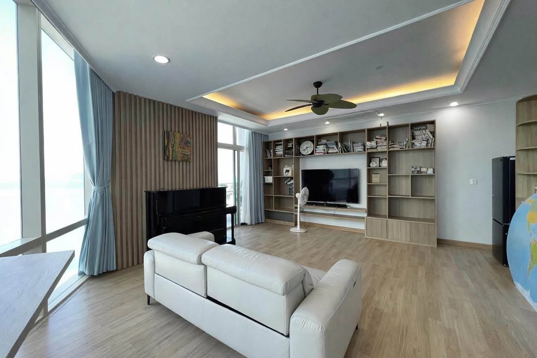 Căn hộ Nha Trang Center 140m² giá 16.8 tỷ - View đẹp, đầy đủ tiện nghi!