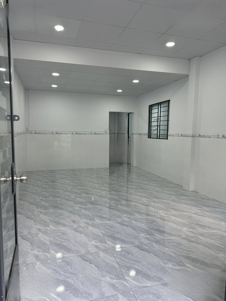 Nhà cho thuê hẻm Lạc Long Quân, Quận Tân Bình 41m² giá 8 triệu - Không thể bỏ lỡ!