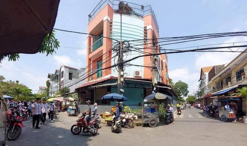 Nhà phố Bình Hưng 96m² giá 13.5 tỷ - Thiết kế hiện đại, sẵn sàng vào ở!