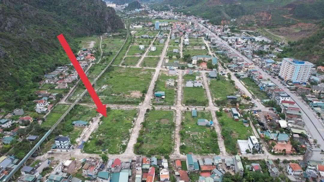 Đất dự án Km8 Quang Hanh Cẩm Phả 108m² giá 1.65 tỷ - Sổ đỏ chính chủ, hướng Nam thoáng mát!