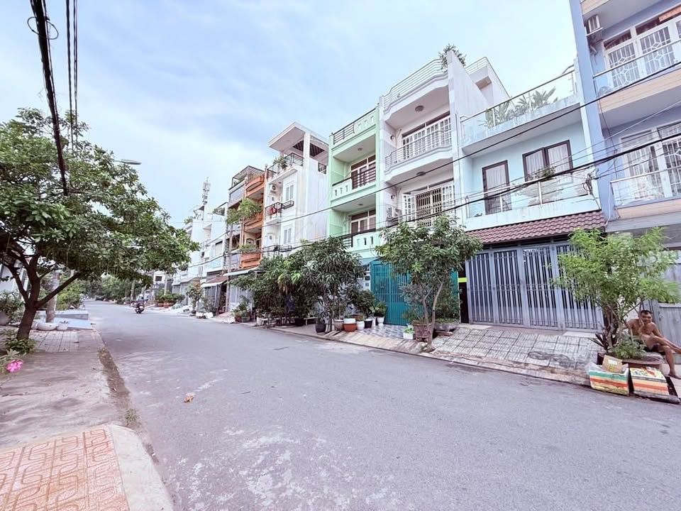 Nhà phố KDC Bình Hưng 144m² - Mặt tiền đường 12m, Dân trí cao, An ninh