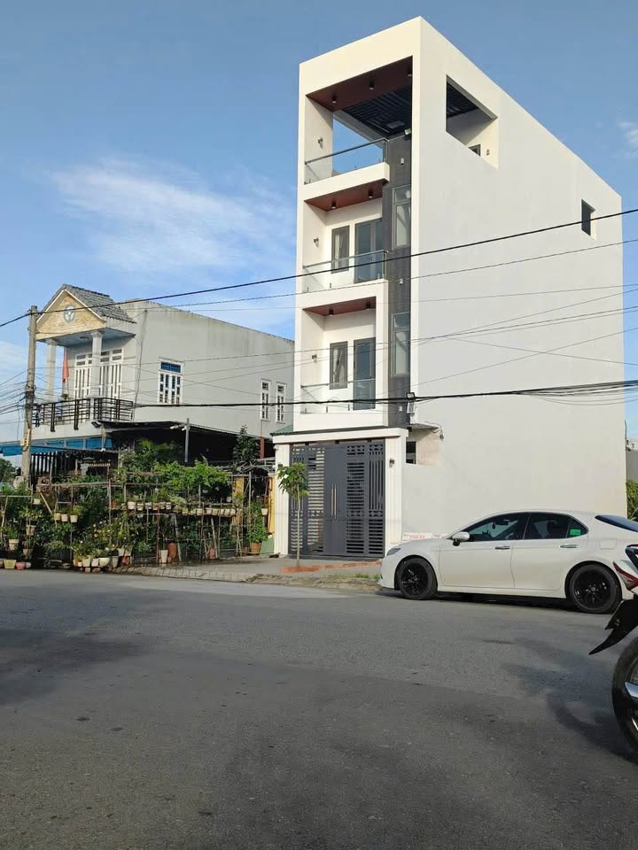 Nhà trệt 3 lầu đường A1 KDC Chiến Thắng 81m² giá 7,5 tỷ - Sẵn sàng vào ở ngay!