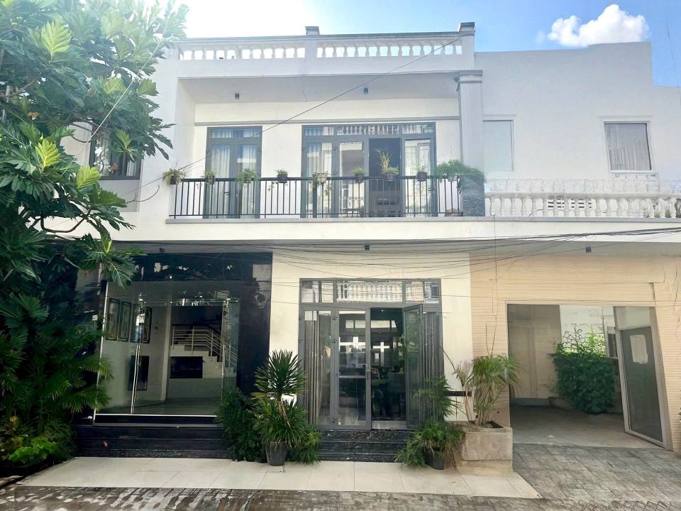 Biệt thự 1 lầu tại Khu dân cư Hưng Phú, Cần Thơ 216m² giá 14.5 tỷ - Nhà đẹp, thiết kế hiện đại!