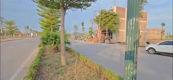 Đất mặt tiền 5m đường BT36 Khu đô thị phía Đông Lục Nam 82.5m² - Cơ hội vàng cho nhà đầu tư!