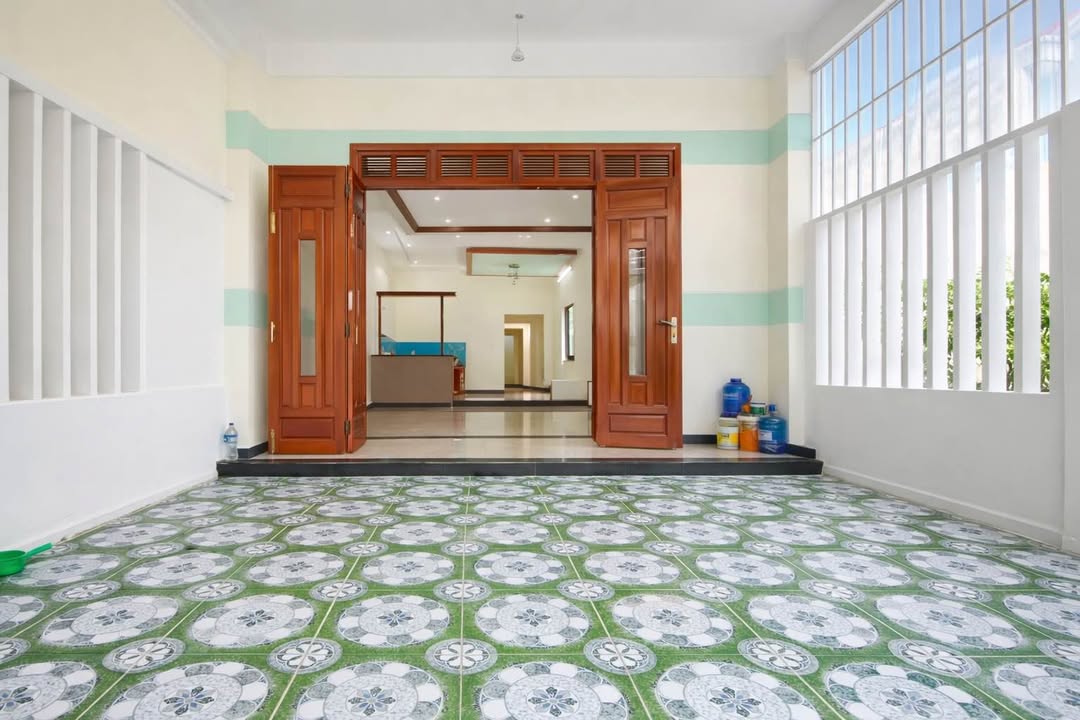 Nhà Quảng Phú 120m² giá chỉ 1,xxx - Đường thông xe tải, tiện nghi đầy đủ!