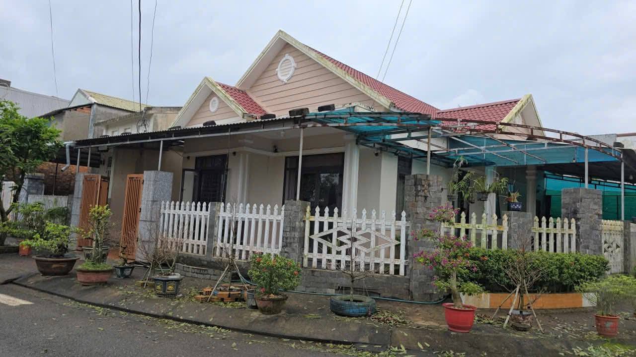 Nhà riêng Bình Trị 200m² giá 2 tỷ - Lô góc view công viên 19/3!