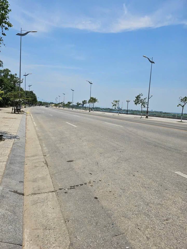 Đất nền mặt tiền đường Trường Sa, Quảng Ngãi 300m² - Đầu tư tiềm năng không thể bỏ lỡ!