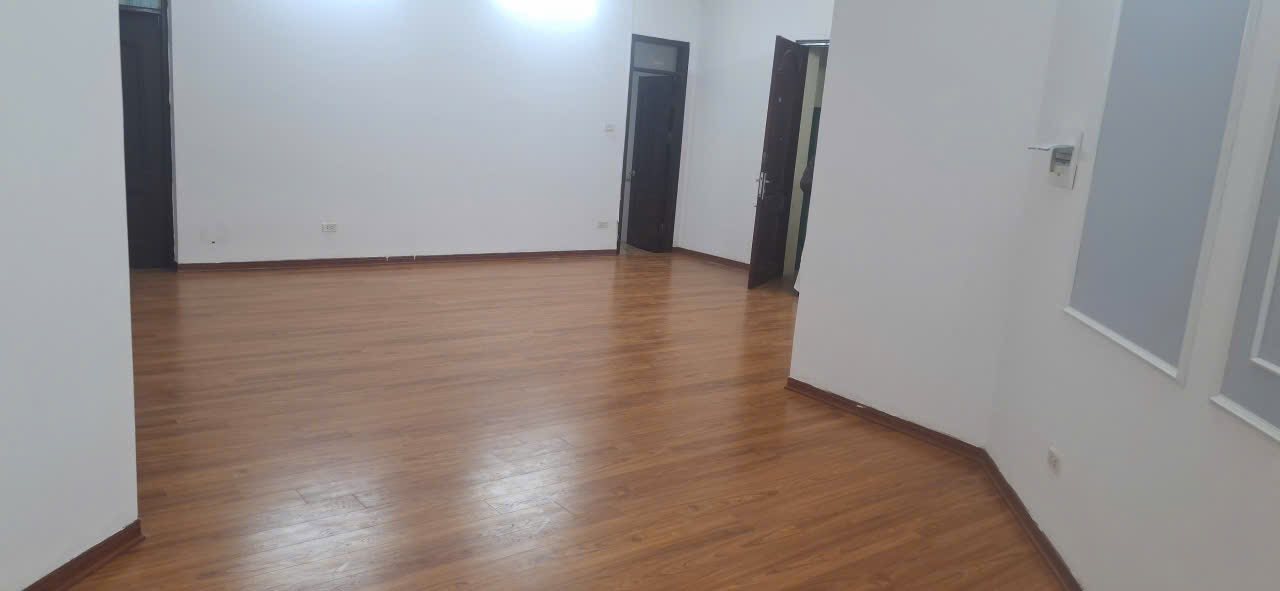 Căn hộ chung cư Trung Hòa Nhân Chính 3PN giá 18 triệu - Nhận nhà ngay!