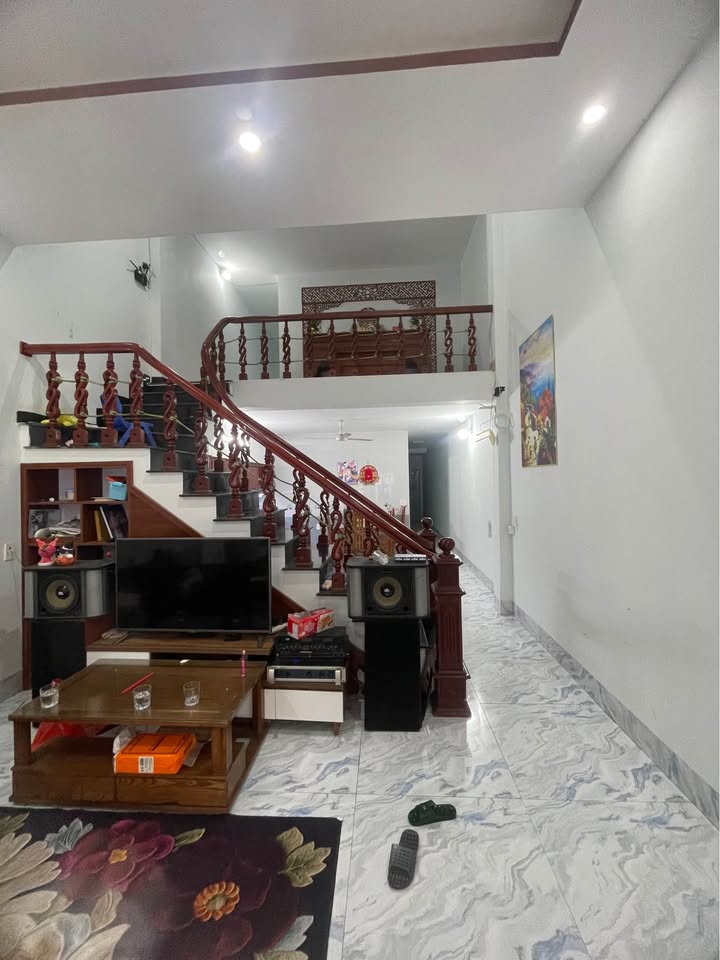 Nhà 1,5 Tầng Mới Đẹp Đường Trần Đại Nghĩa, Phường Cốc Lếu 90m² Giá 2.8 Tỷ - Tiện Nghi Đầy Đủ!