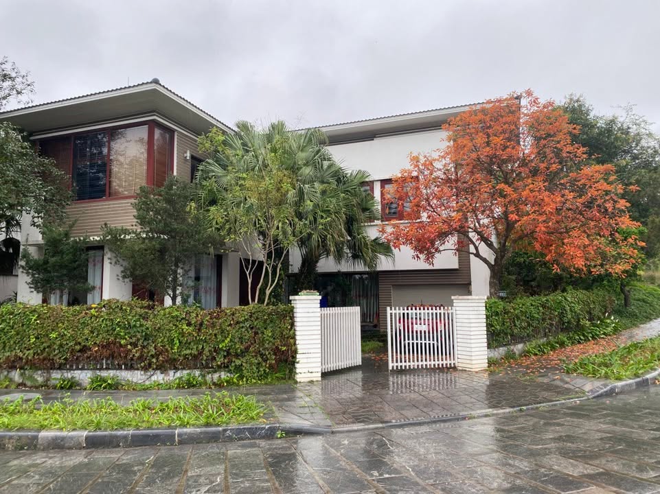 Biệt thự Ban Mai Bãi Cháy 331m² giá 18 tỷ - Hướng biển tuyệt đẹp!