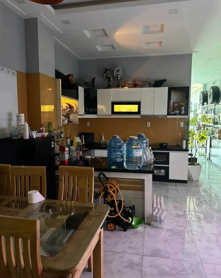 Nhà phố Bảo Lộc 85m² giá 5.9 tỷ - Khu vực kinh doanh sầm uất!