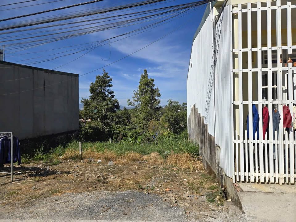 Đất nền hẻm 115 Lam Sơn Bảo Lộc 99m² giá 1.45 tỷ - Khu dân cư đông đúc!