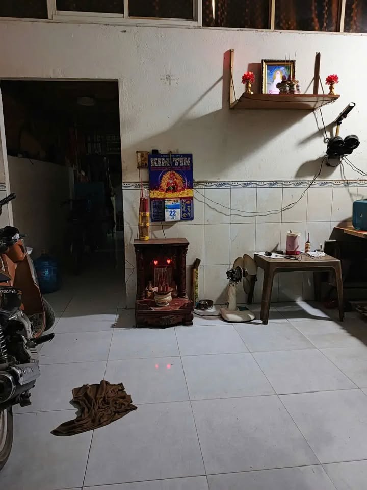 Nhà riêng Bình Chánh 48m² giá 1 tỷ - Gác lửng, khu dân cư an toàn!