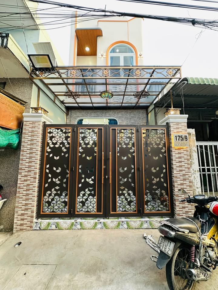 Nhà bán hẻm đường Hoàng Quốc Việt, Cần Thơ 61m² giá 3.29 tỷ - Chính chủ bán gấp!