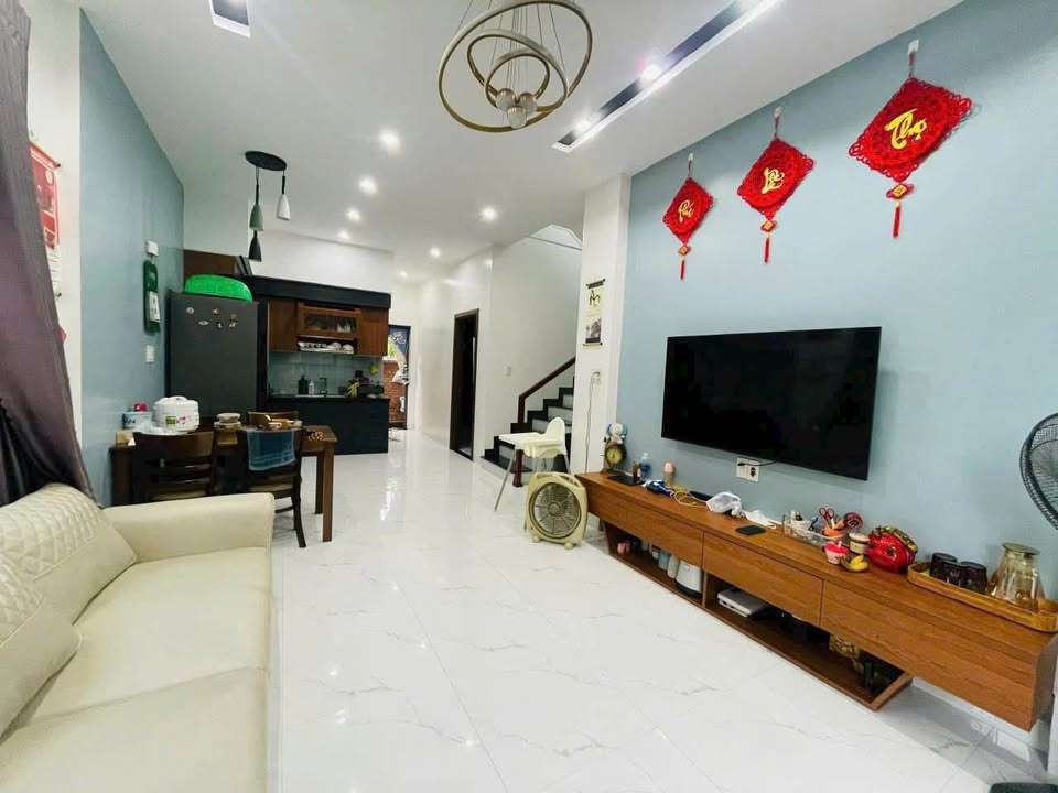 Nhà 2 Tầng Full Nội Thất kiệt Lê Ngô Cát, Huế 100m² - Giá chỉ 2.6 tỷ!