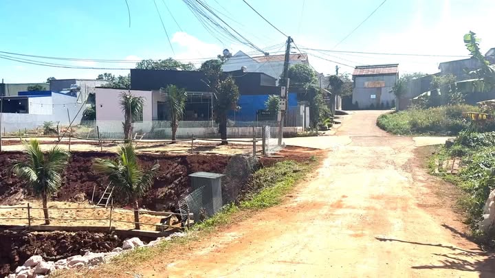 Đất nền Hẻm 92 Nguyễn Xuân Nguyên, 272.8m² giá 3.3 tỷ - View suối thơ mộng!