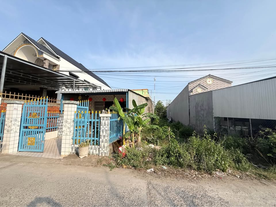 Nhà cấp 4 tại đường Trịnh Thị Cánh, Cao Lãnh 201m² giá 2.7 tỷ - Hậu giáp sông thoáng mát!