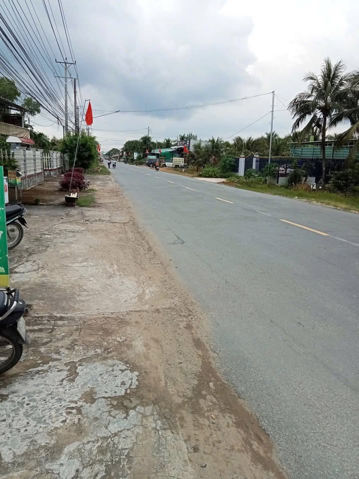 Nhà đất mặt tiền Quốc lộ 57B, xã Châu Hưng, 150m² giá chỉ 1.9 tỷ - Cơ hội đầu tư tuyệt vời!