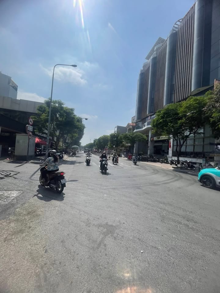 Nhà mặt tiền Hòa Đông, Quận 6, 63m² giá 15 tỷ - Đầu tư sinh lời cao!