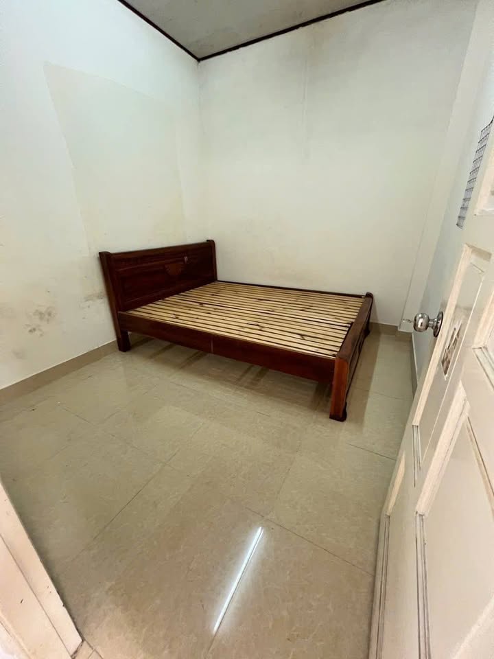 Nhà nguyên căn cho thuê Đường Hoàng Diệu, Đà Lạt 5PN - Nội thất cơ bản, đường ô tô vào tận nơi!