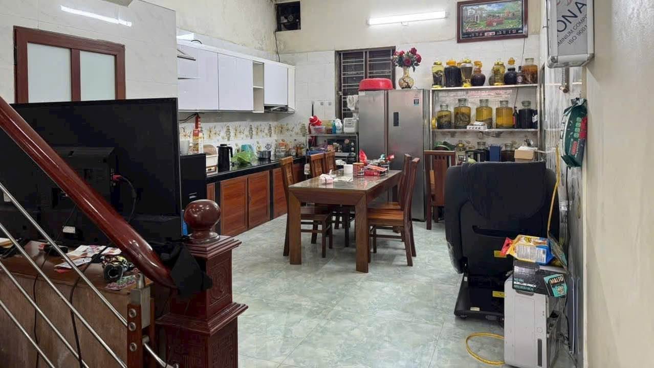 Nhà phố 3 tầng mặt đường Hùng Thắng, Hạ Long 68m² giá chỉ 5 tỷ - Kinh doanh tốt!