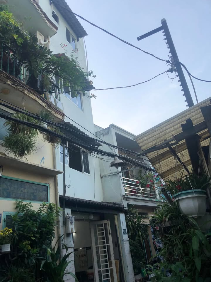Nhà 5 tầng hẻm 194 Bạch Đằng, quận Bình Thạnh 20m² giá 4.2 tỷ - Vị trí yên tĩnh, không gian sống lý tưởng