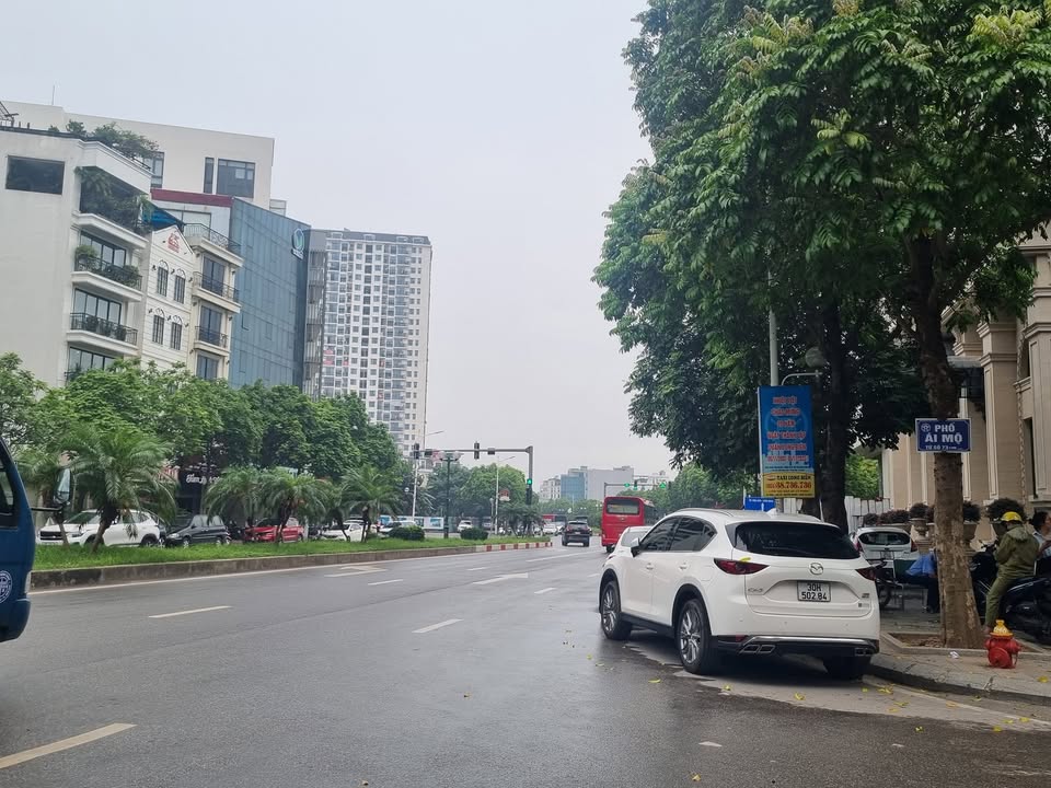 Nhà phố Bồ Đề Long Biên 41m² giá 5.3 tỷ - Thiết kế hiện đại, xách vali vào ở ngay!